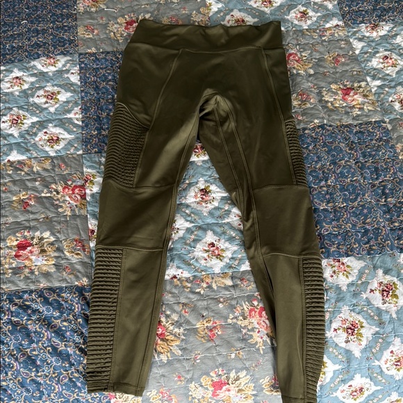 Fabletics Dark Moss High-Waisted Leggings - Picture 1 of 6